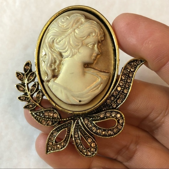 not available - Picture 5 of 5